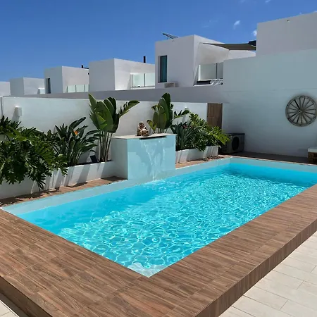 Luna Villa Lajares